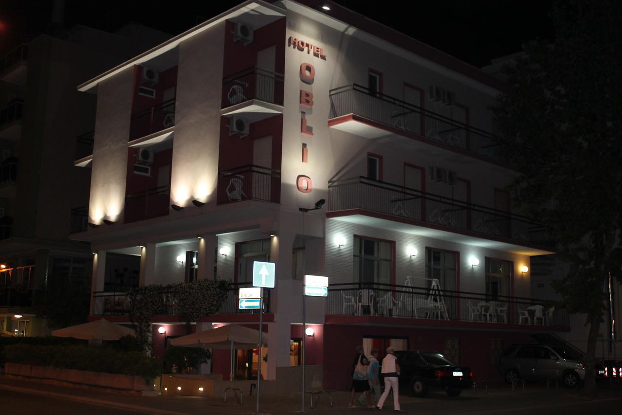 Hotel Oblio Римини Экстерьер фото