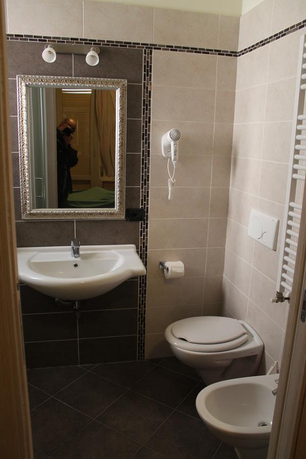 Hotel Oblio Римини Экстерьер фото