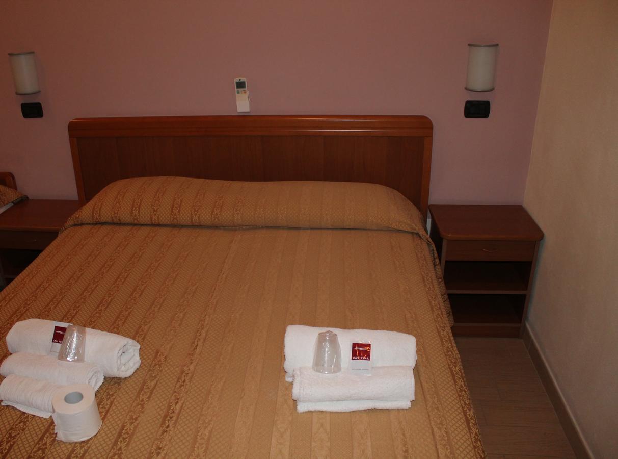 Hotel Oblio Римини Экстерьер фото